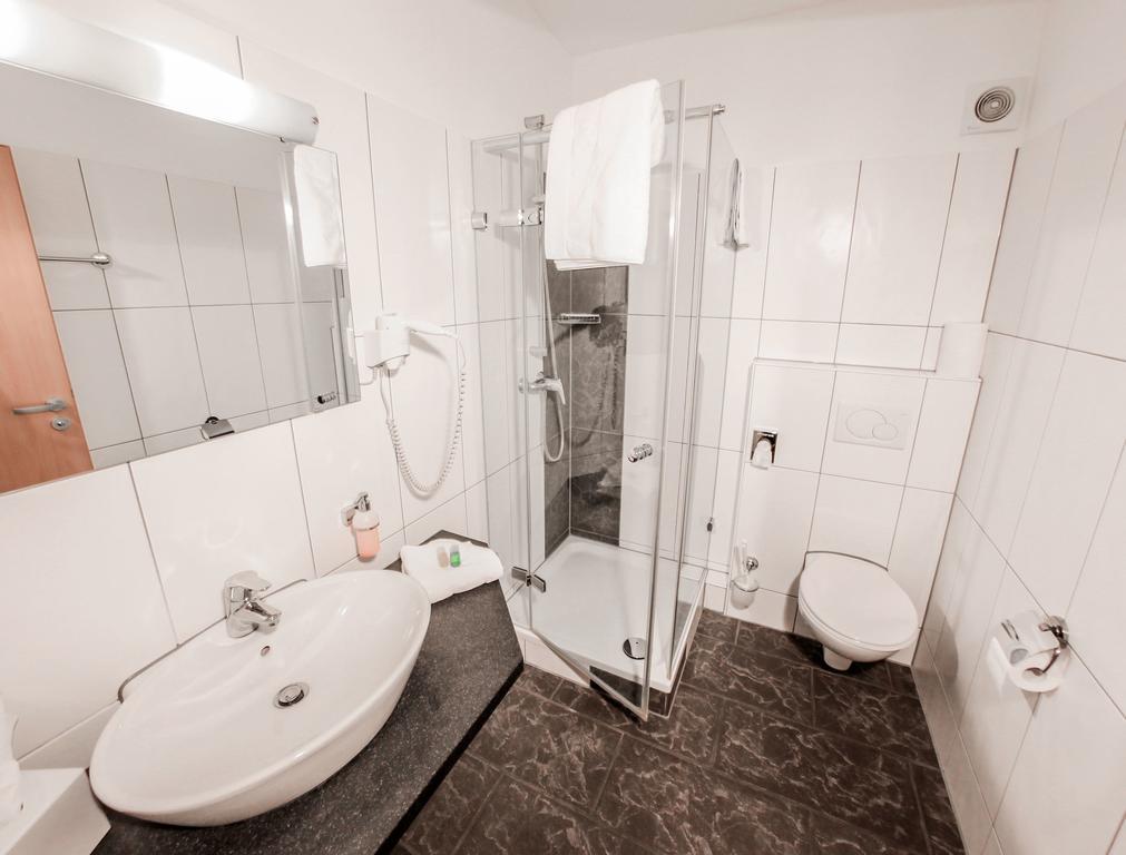 InWest Hotel Garni Crailsheim Zimmer foto